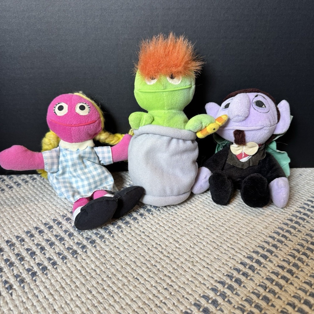 Tyco '97 Sesame Street ~ Prairie Dawn, Oscar The Grouch, The Count ~Plush Lot 3